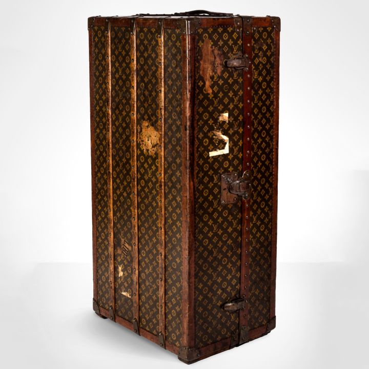 Sold at Auction: Louis Vuitton Early 20th c Wardrobe Trunk