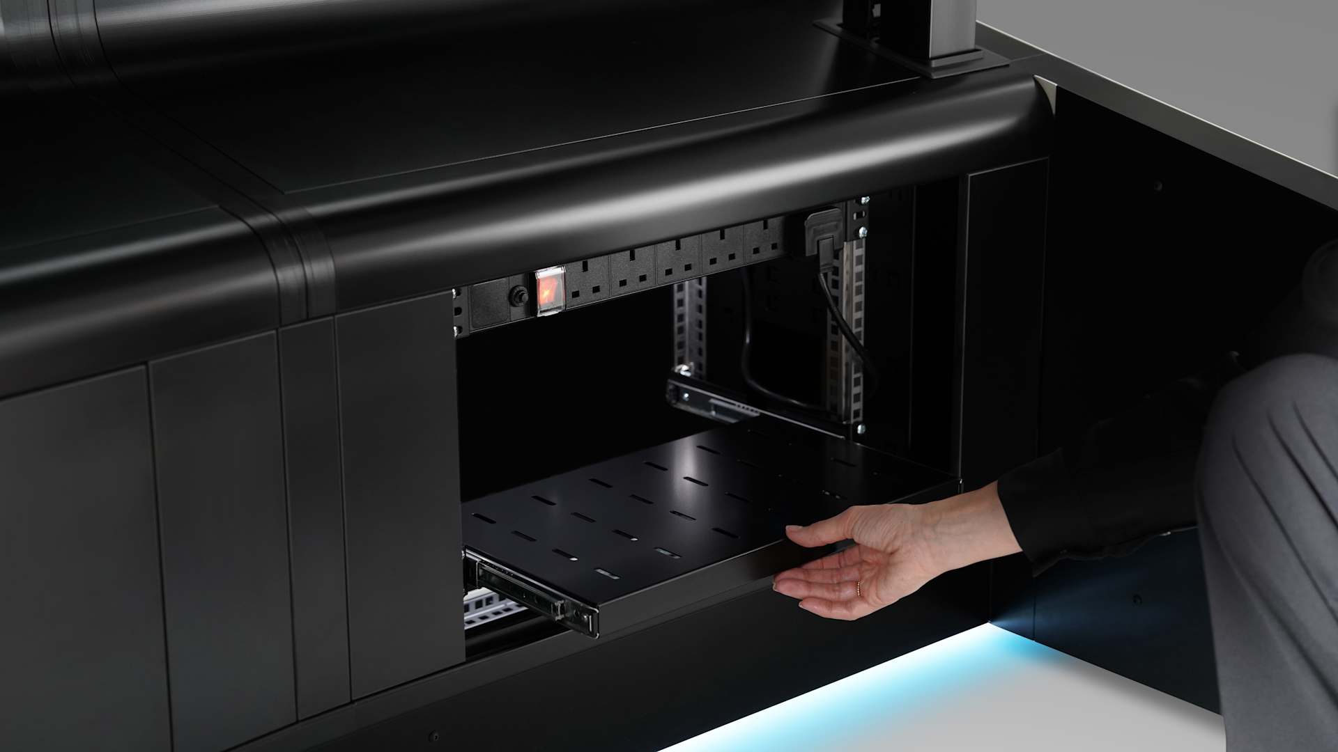 OPTIMA cable management and storage