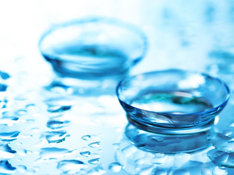 Contact lenses on mirrored surface