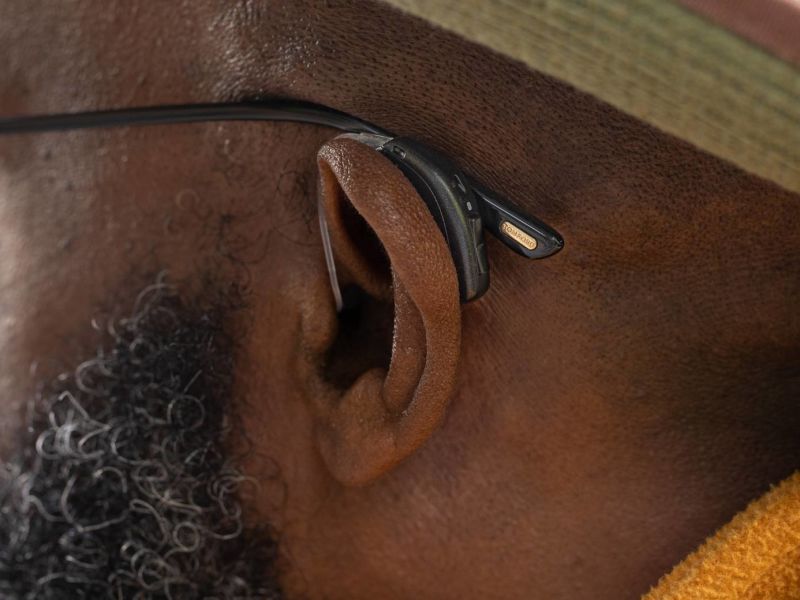 A man wearing hearing aids.