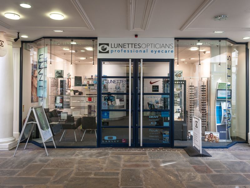 lunettes opticians exterior