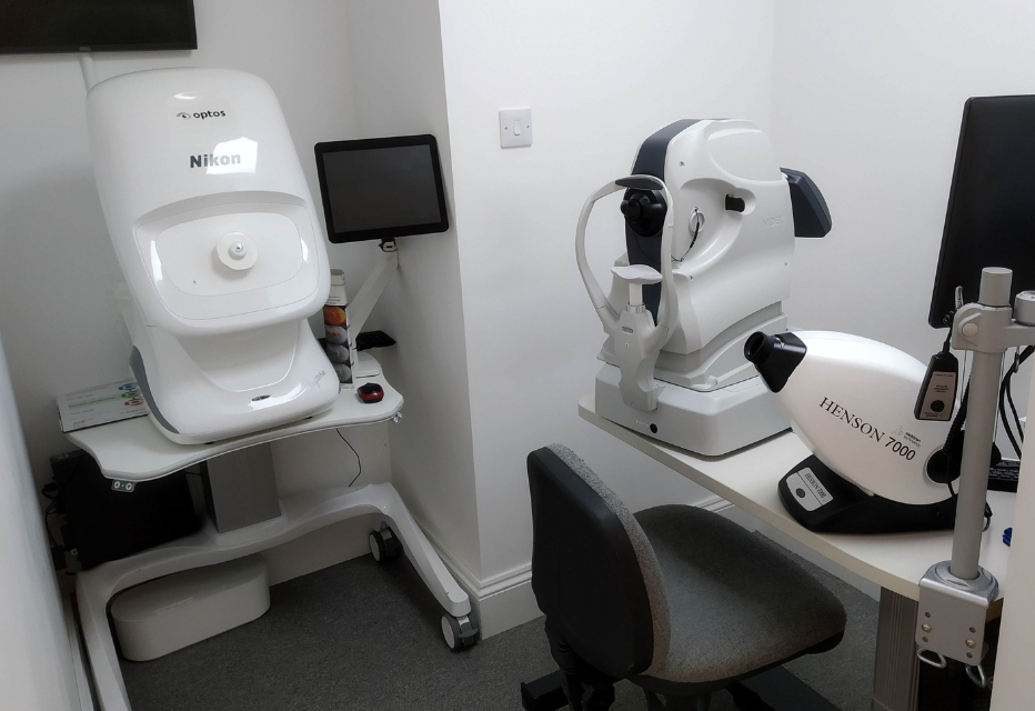 The machine clinicians use for optomap and oct tests on patients.