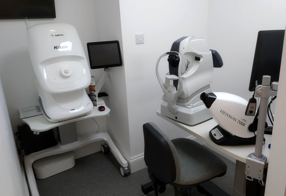OCT and Optomap machines Leightons uses in the Ultimate Eye Exam.