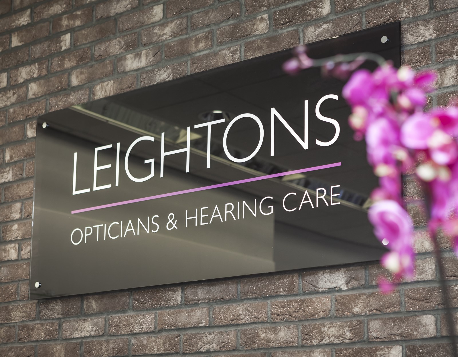 Leightons logo