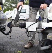 hitching caravan to car
