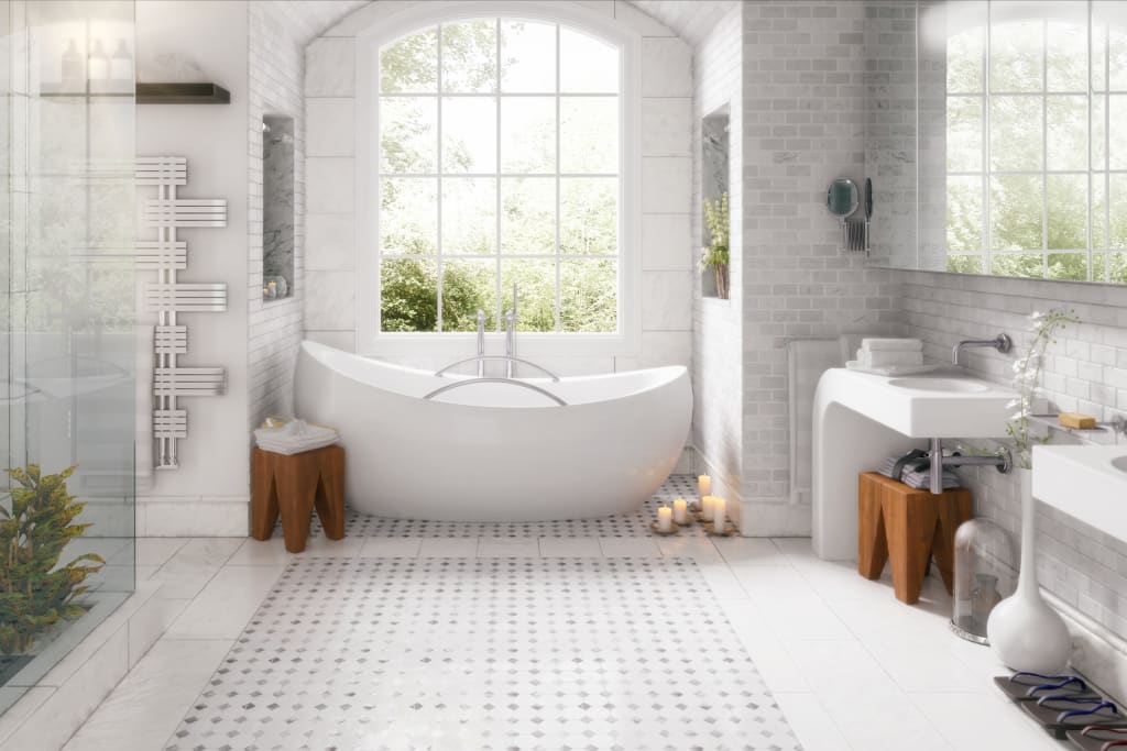 Ein modernes, helles Badezimmer
