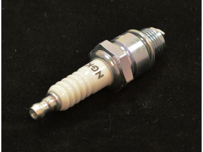 SPARK PLUG BP6HS