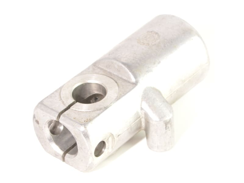 BRACKET, AXLE RH