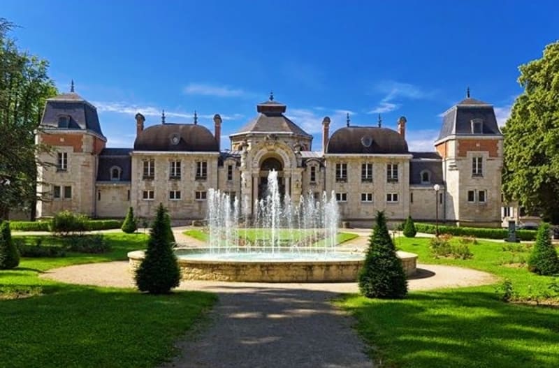 Rendez-vous en 2020 dans les nouveaux thermes de Lons-Le-Saunier.