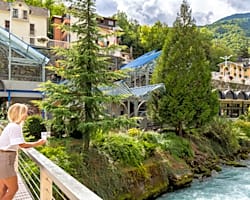 Illustration pour Les Thermes de Brides-les-Bains : la destination idéale pour un séjour thermal centré sur la nutrition