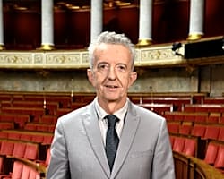 Denis FÃ©gnÃ© Ã  lâAssemblÃ©e nationale lors dâÃ©changes sur lâavenir des cures thermales
