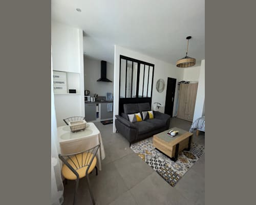 Photo 1