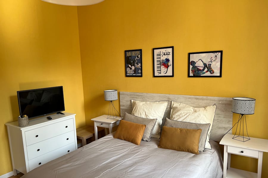 Photo 1