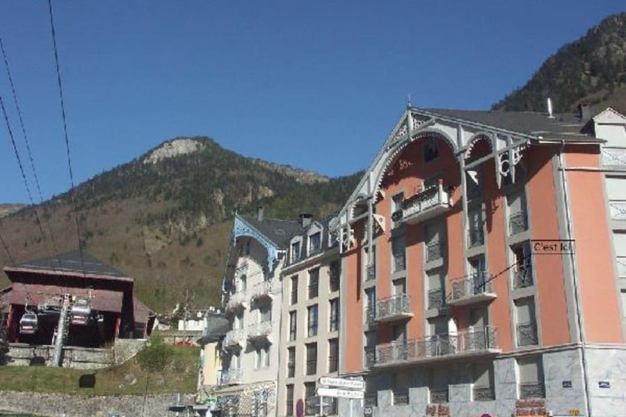 Photo 1