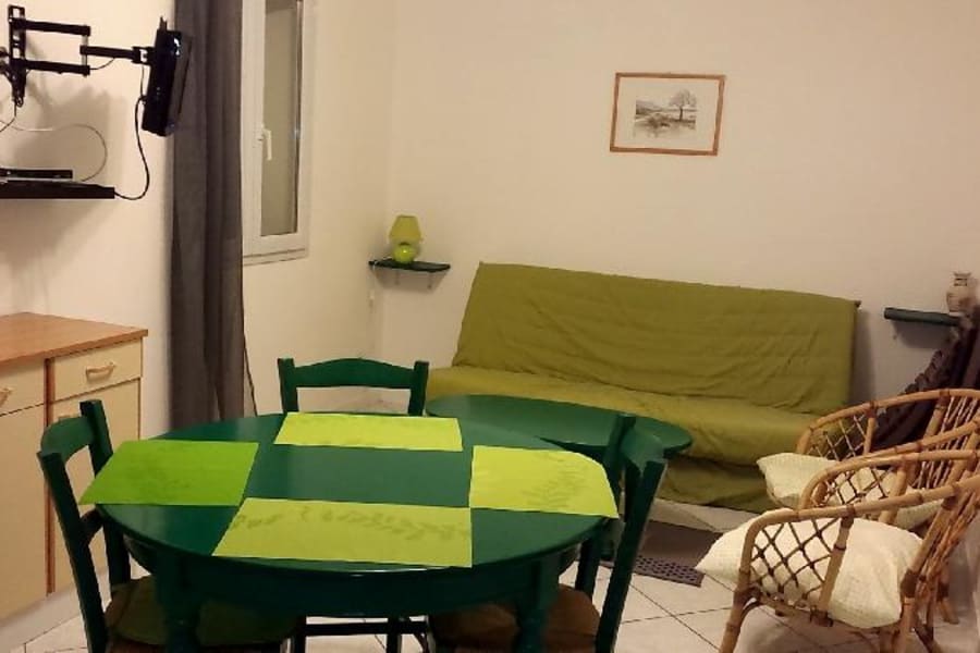 Photo 1