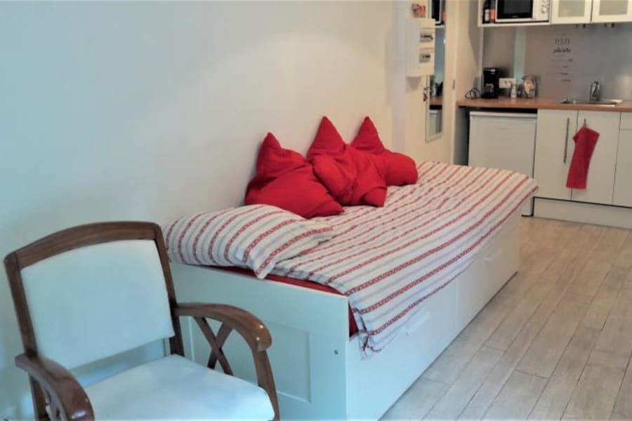 Photo 1