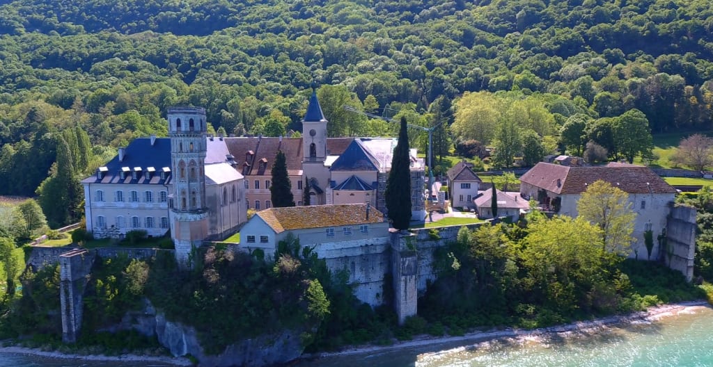 tourisme la lechere, abbaye de hautecombe