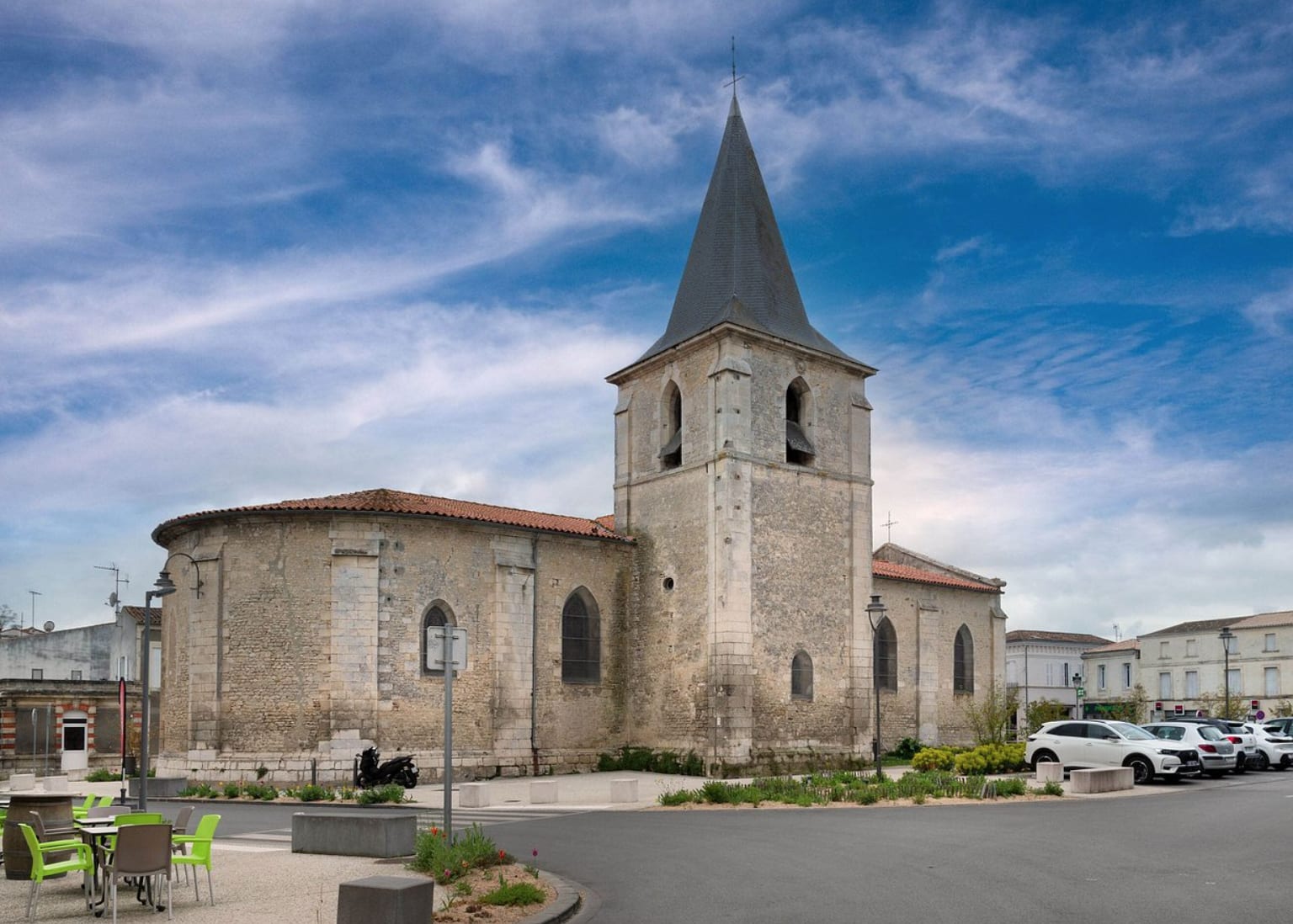 tourisme saujon, église st jean baptiste