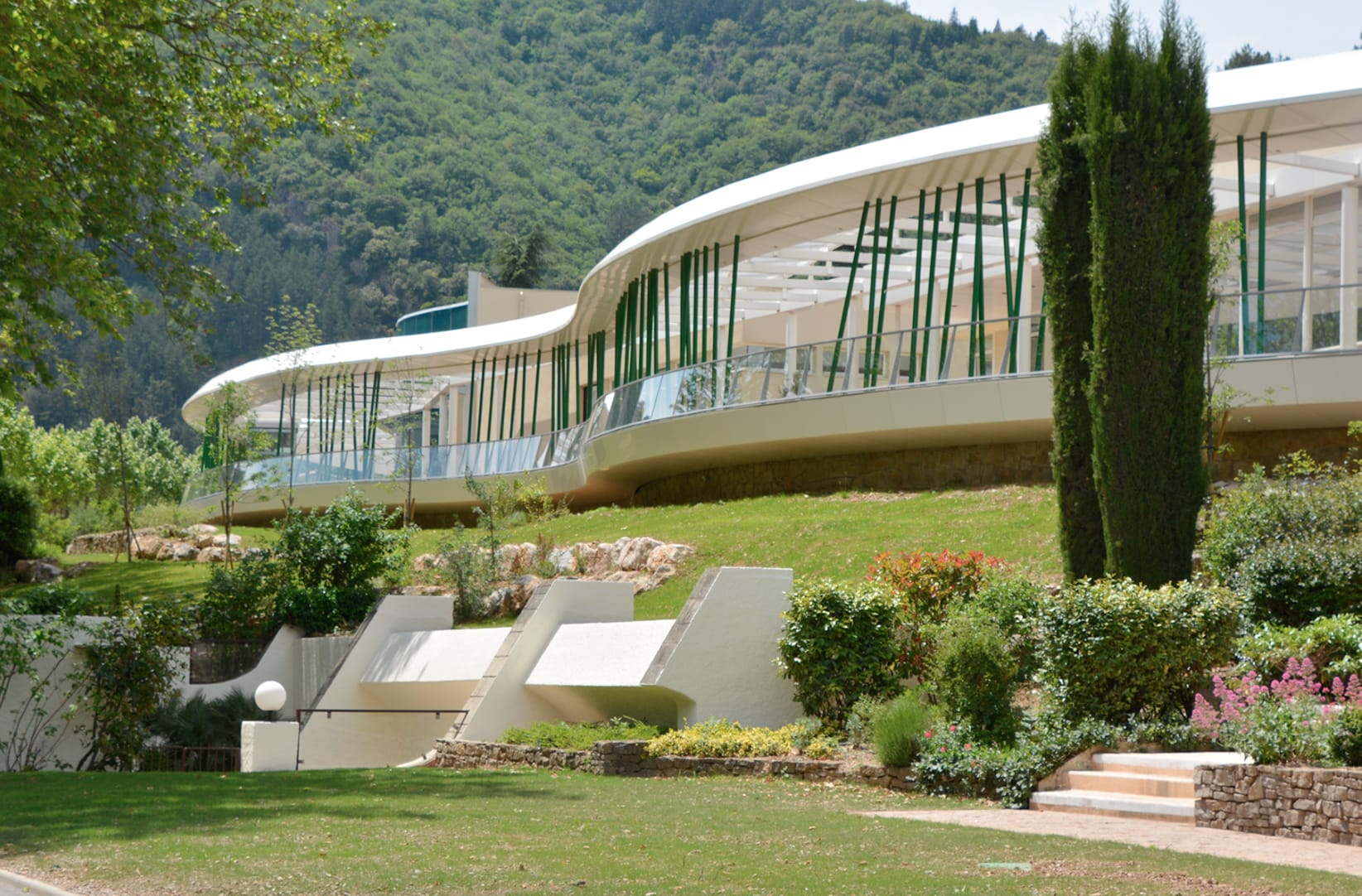 tourisme avene-les-bains thermes