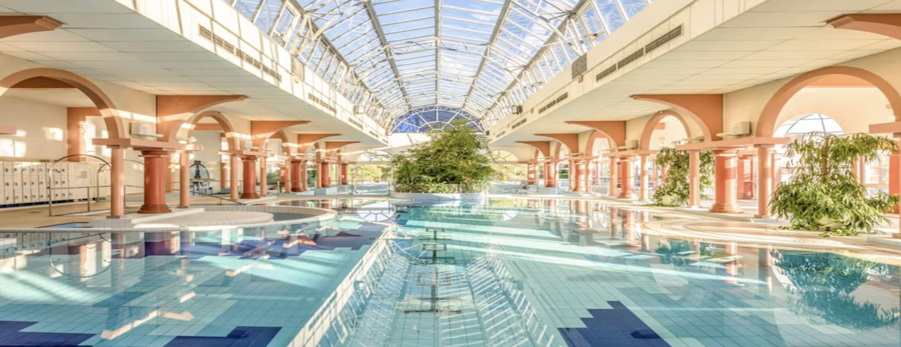 Spa thermal de Borda à Dax avec bassin d’eau thermale et espace bien-être