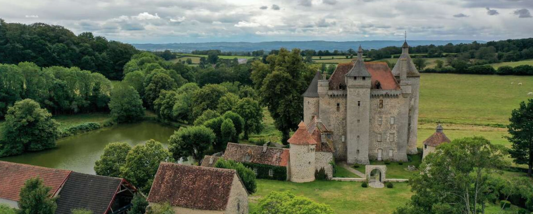 tourisme evaux les bains, chateau de villemonteix