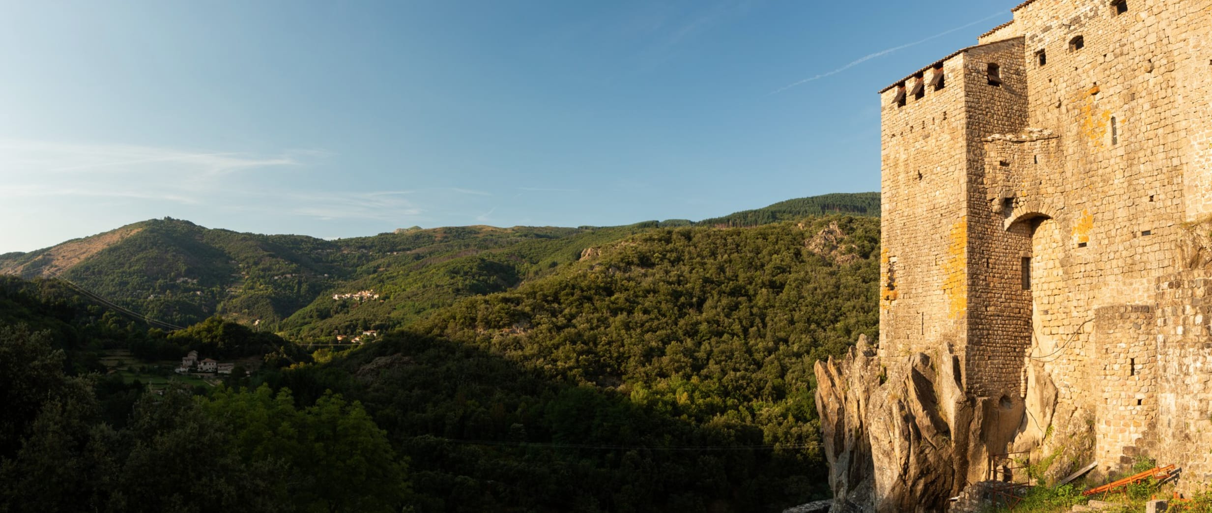 tourisme neyrac les bains, chateau de ventadour meyras