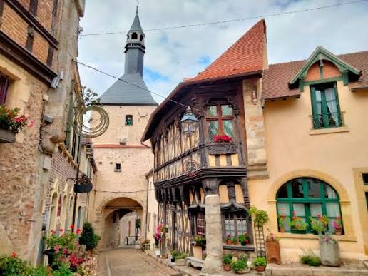 patrimoine de bourbon lancy, ruelle typique