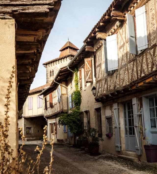 tourisme castera verduzan, sarrant village