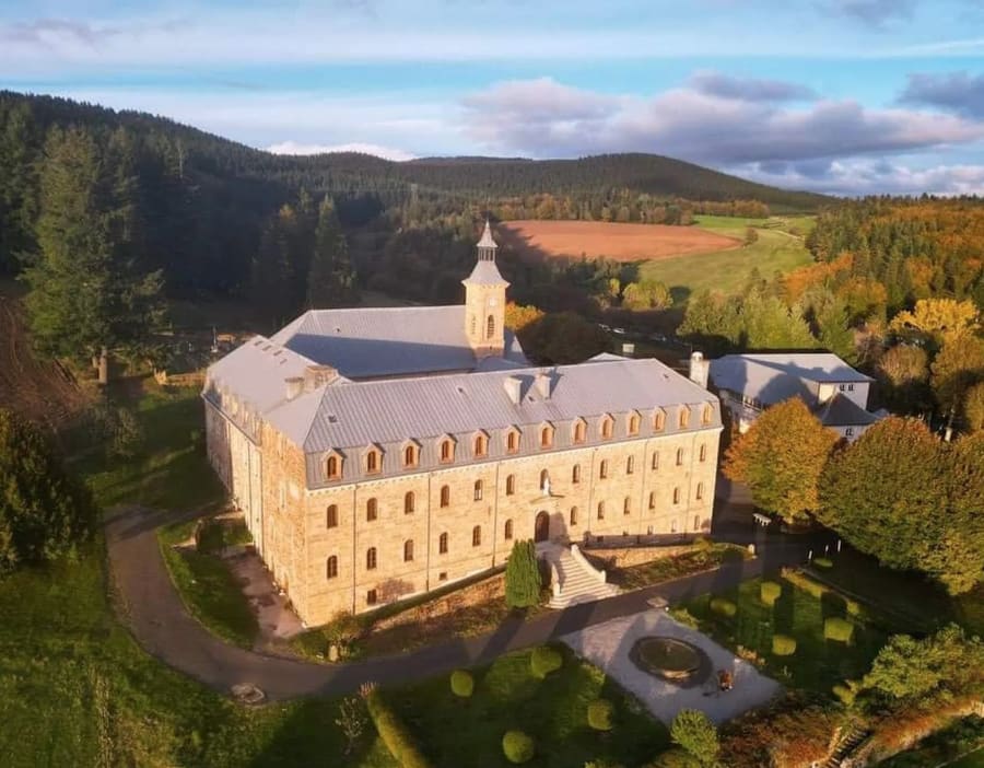 tourisme saint laurent les bains; L’abbaye cistercienne de Notre-Dame-des-Neiges