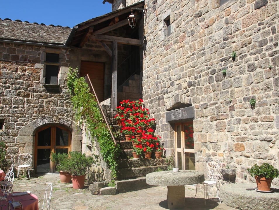 tourisme saint laurent les bains, village la garde guerin