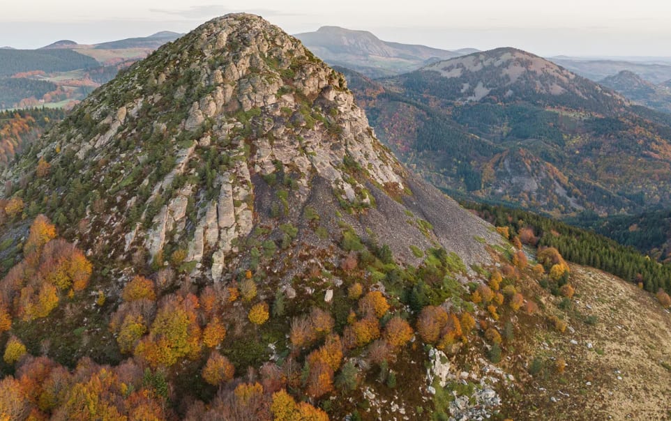 tourisme saint laurent les bains, Le mont Gerbier-de-Jonc