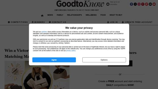 Victoria Green Beauty Hamper And Matching Makeup Bag