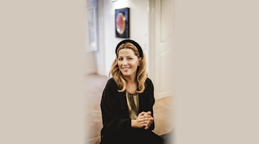 Zeigt das Profilbild von Julia S.