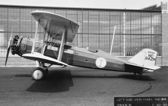 A Boeing 40B biplane