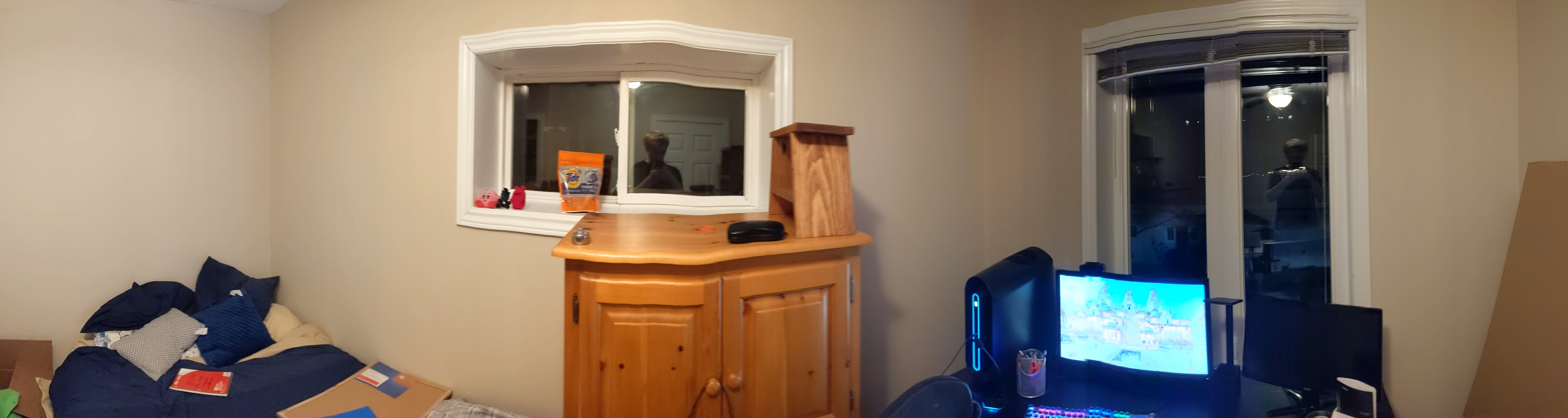 bedroom-pano.jpg