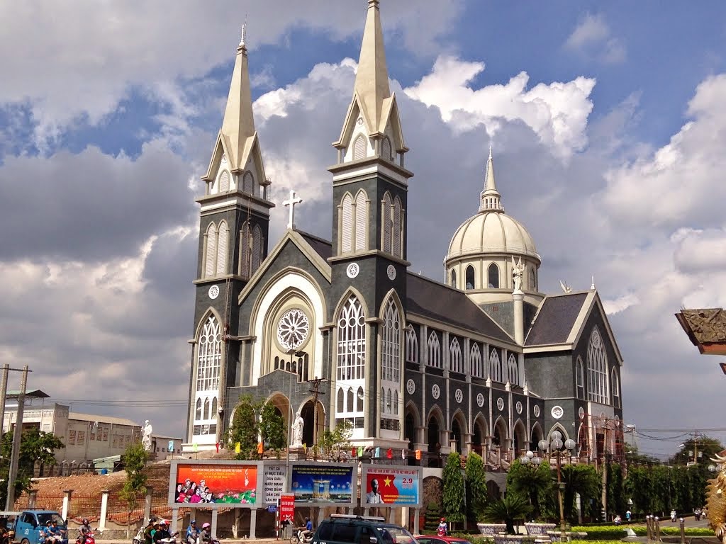 Nhà Thờ Chính Tòa Phú Cường
