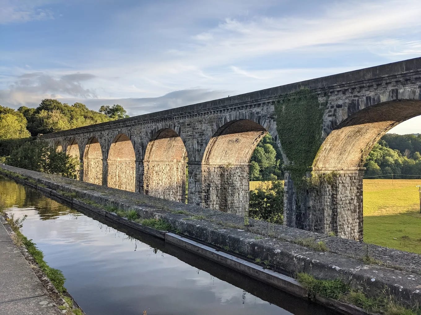 CHIRK LANDMARKS ROUND