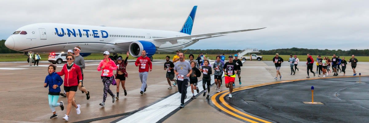 Dulles 5K/10K on the Runway
