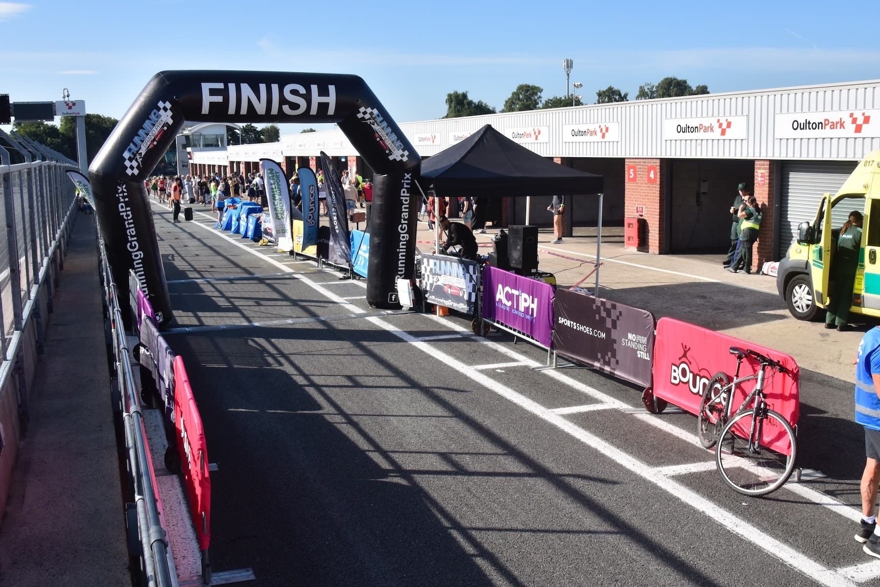 Running GP Oulton Park Running November 2024 Running in Little