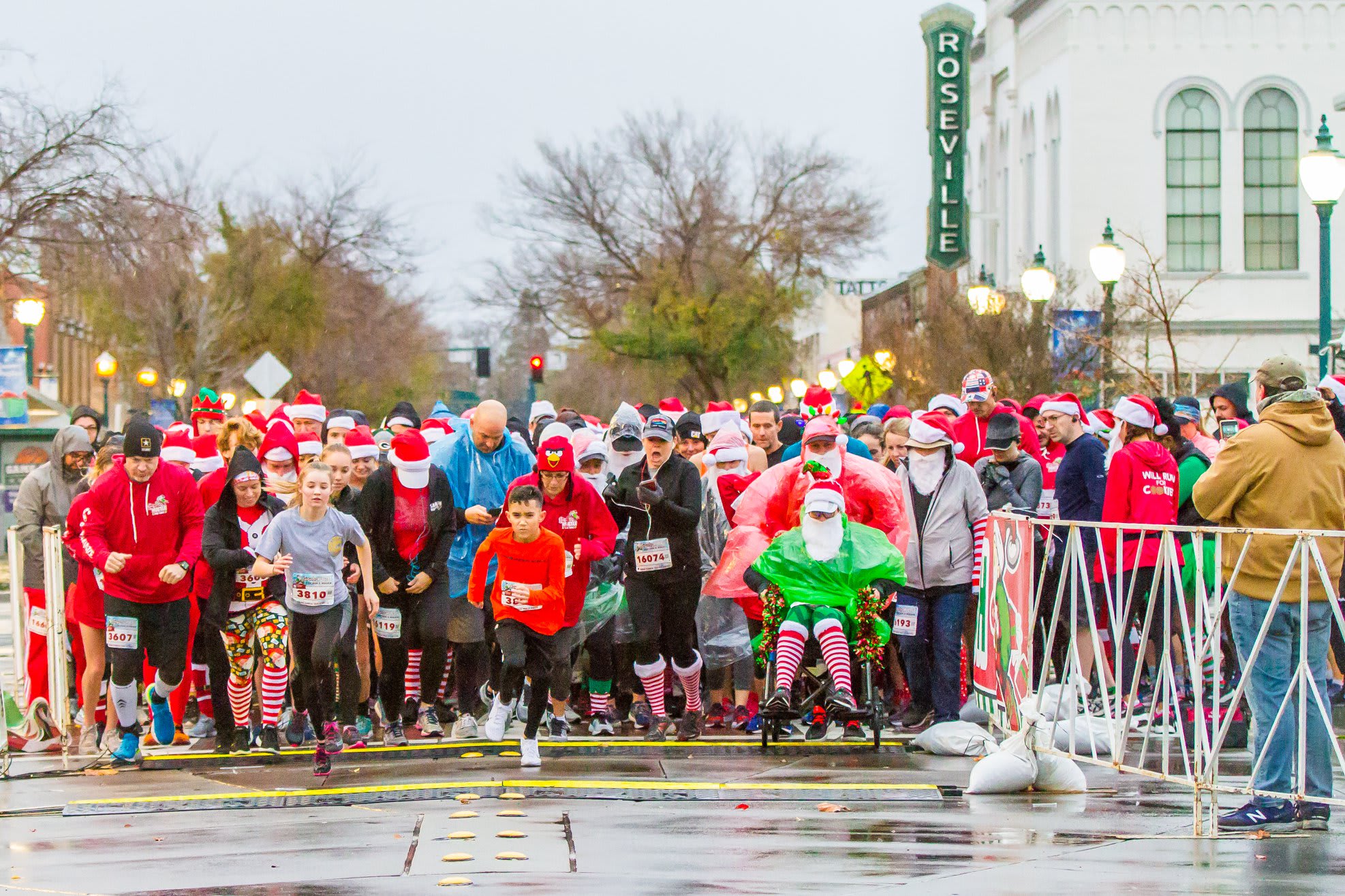 Santa Hustle Glendale Running in Glendale