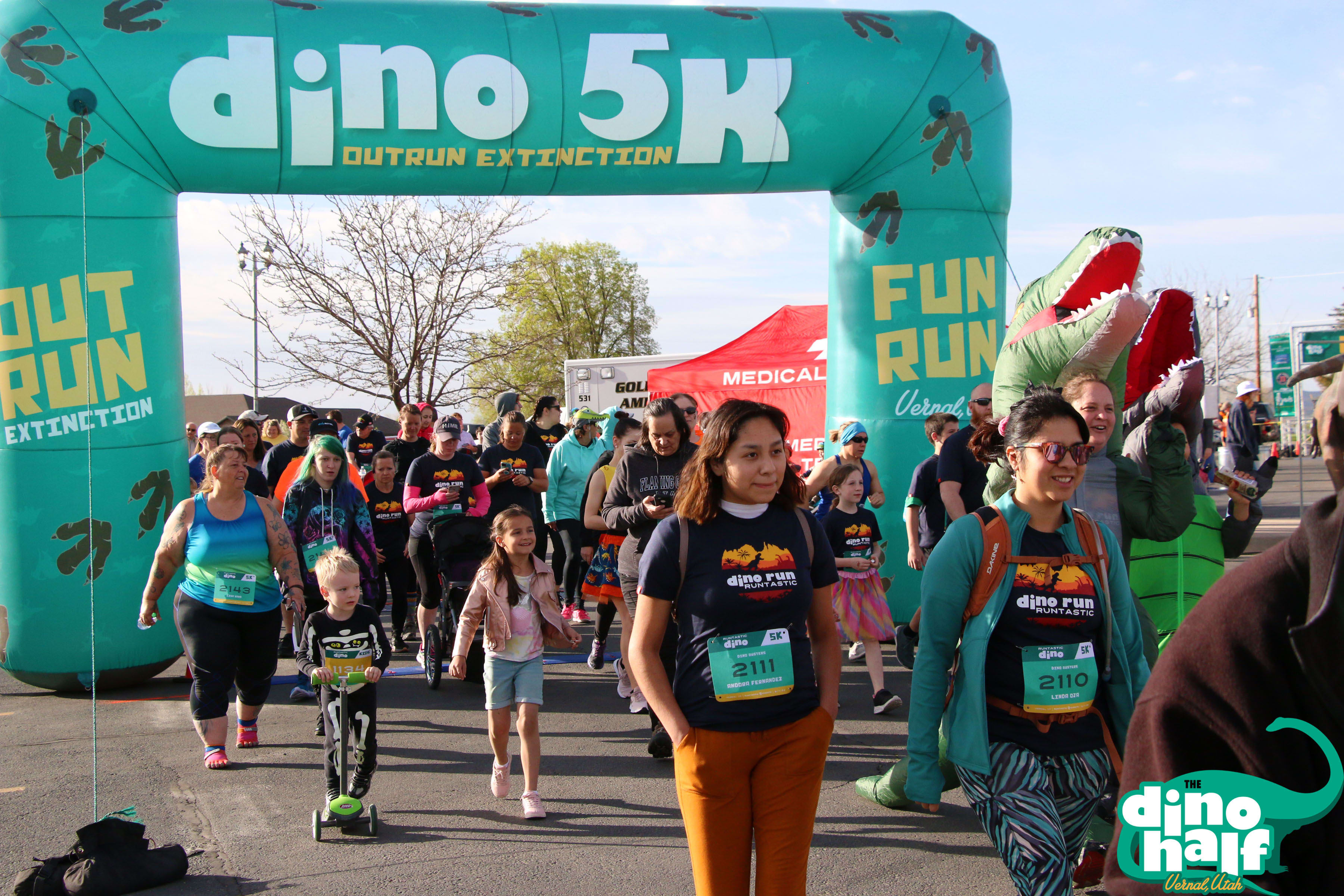 Outrun Extinction Dino Half Marathon Running in Vernal — Let’s Do This