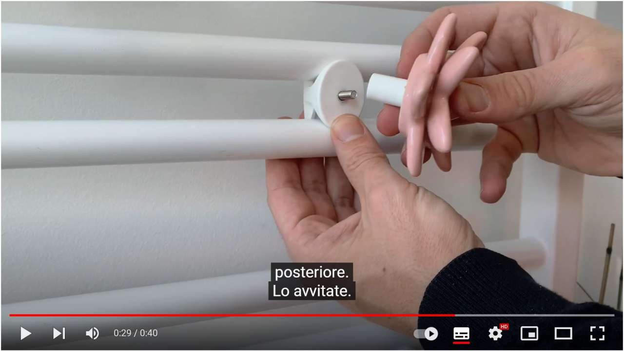 Video dimostrativo per installare un gancio da termoarredo Letshelter