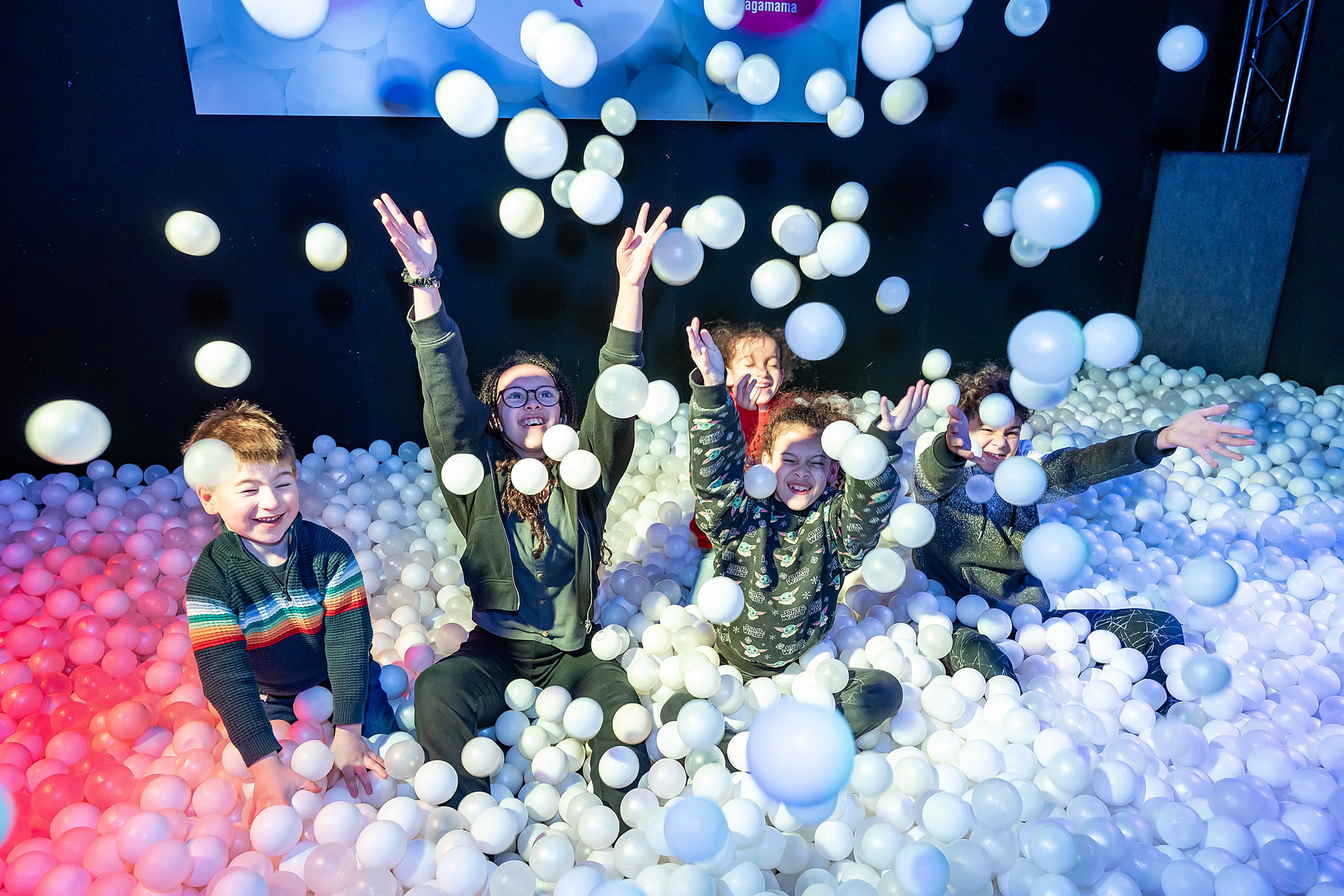 Christmas 2023 - Light Pool