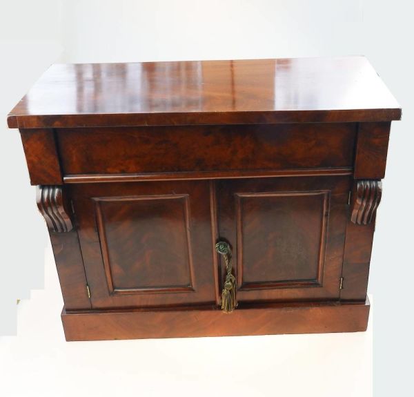 Treen 'miniature' Apprentice Piece