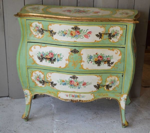 Italian Bombe Commode