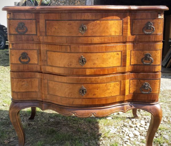 19th Century German Inlaid Walnut Serpentine Front Chest Of 3 Drawers