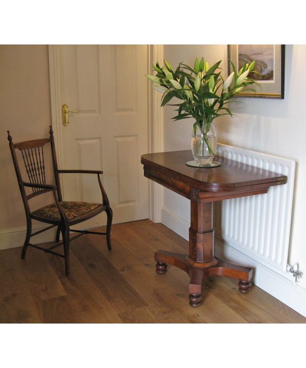 Early Victorian Mahogany Fold-over Top Pedestal Tea Table