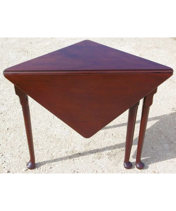 Georgain Mahogany Corner Table