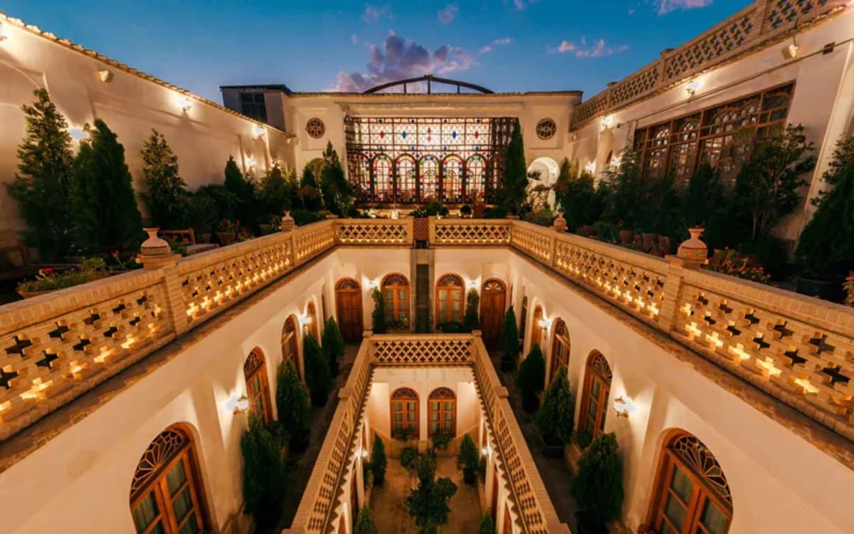 Ghasr Monshi Hotel