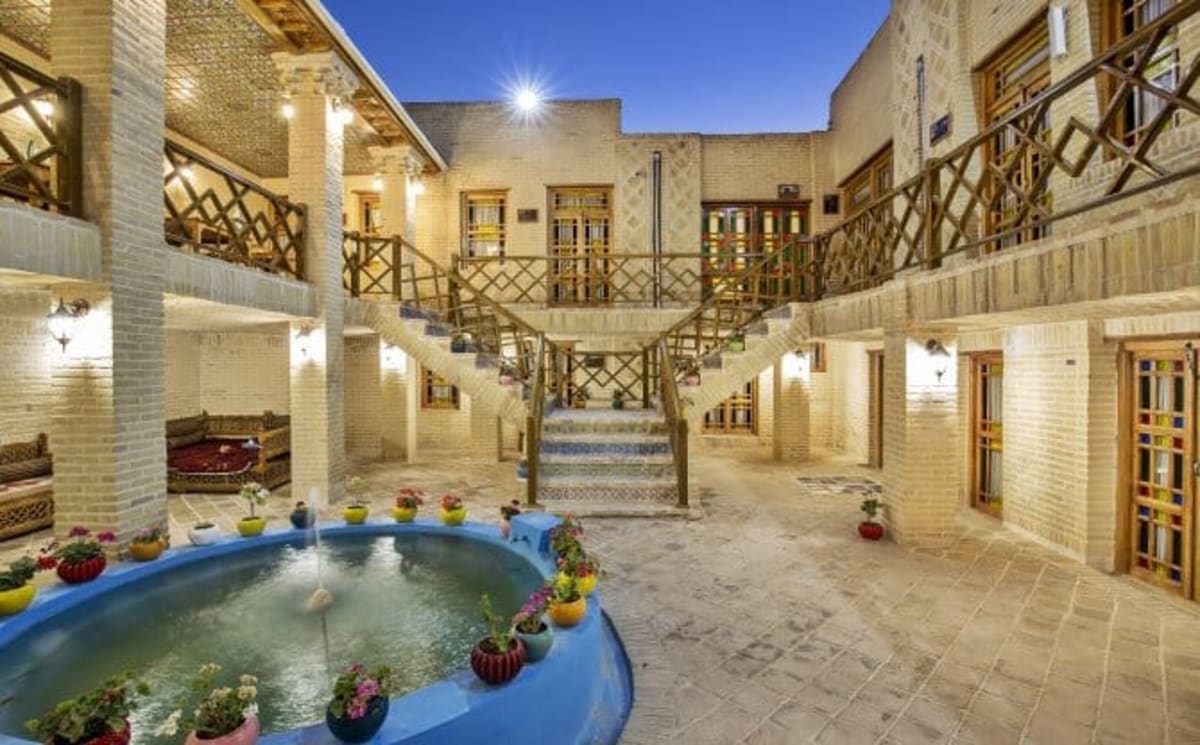 Dadamaan Traditional Hotel